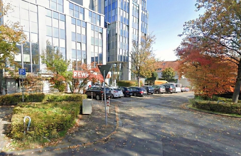 Anfahrt mit dem Auto & Parkmöglichkeiten